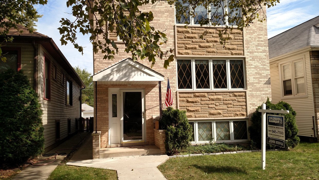 Building Photo - 5473 N Parkside Ave