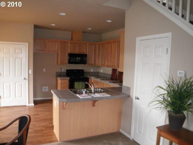 Building Photo - 2725 NE 87th Ave