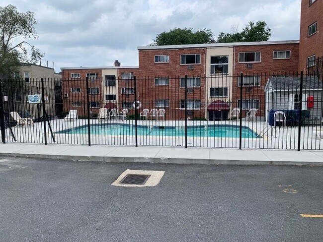 Foto del edificio - 276 Corey Rd