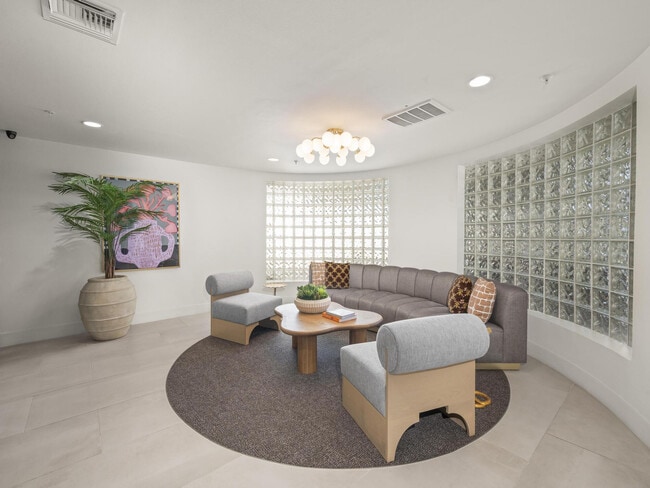 Building Photo - Maplewood