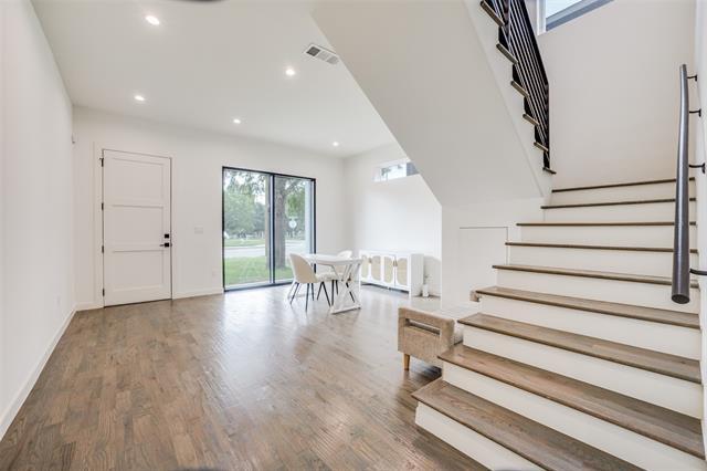 Foto del edificio - 3423 N Winnetka Ave