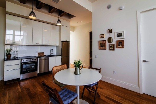 Foto del edificio - 17 Monitor St