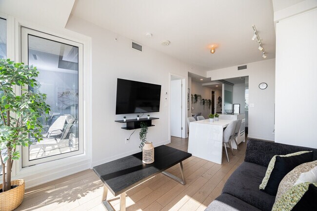 Photo du bâtiment - 1275 Rue de la Montagne