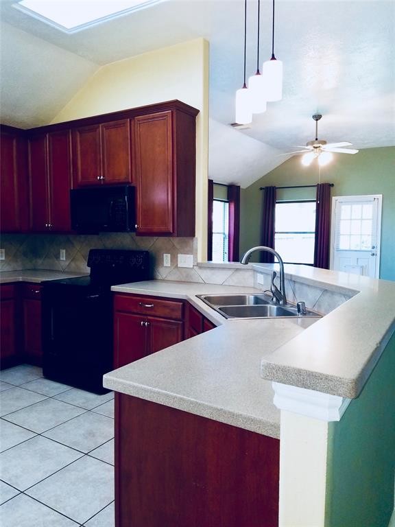 Foto del edificio - 6926 Fountain Lilly Dr