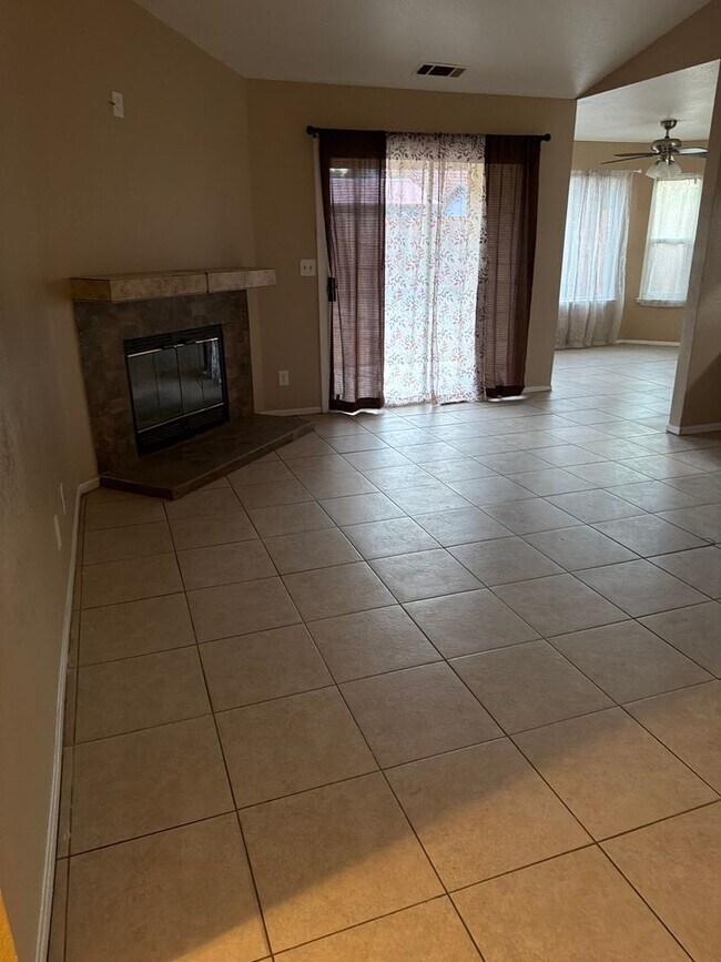 Foto del edificio - 2127 Park View Dr