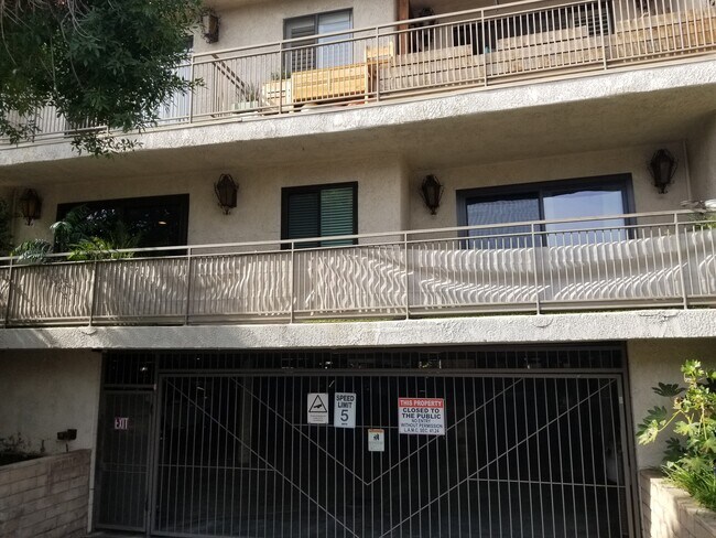 Building Photo - 5003 Tilden Ave