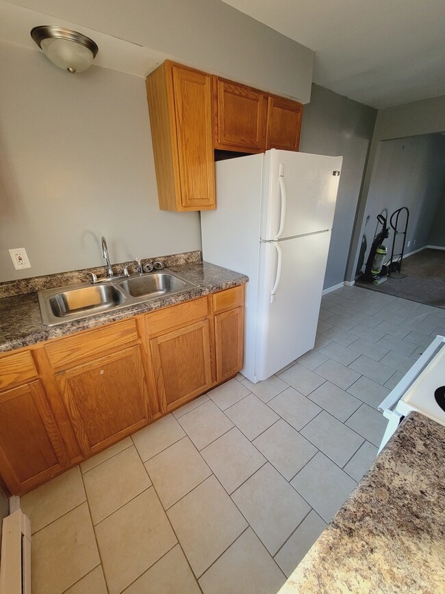 2509 E Cass St Unit C, Joliet, IL 60432 Condo for Rent in Joliet, IL
