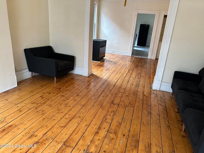 Foto del edificio - 384 8th St