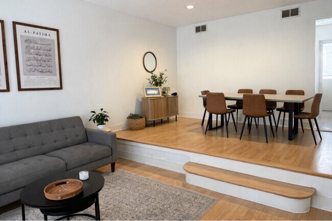 Foto del edificio - 952 Green Bay Rd