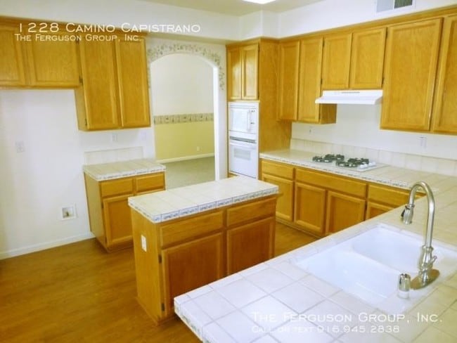 Building Photo - 5 bedroom in Roseville CA 95747