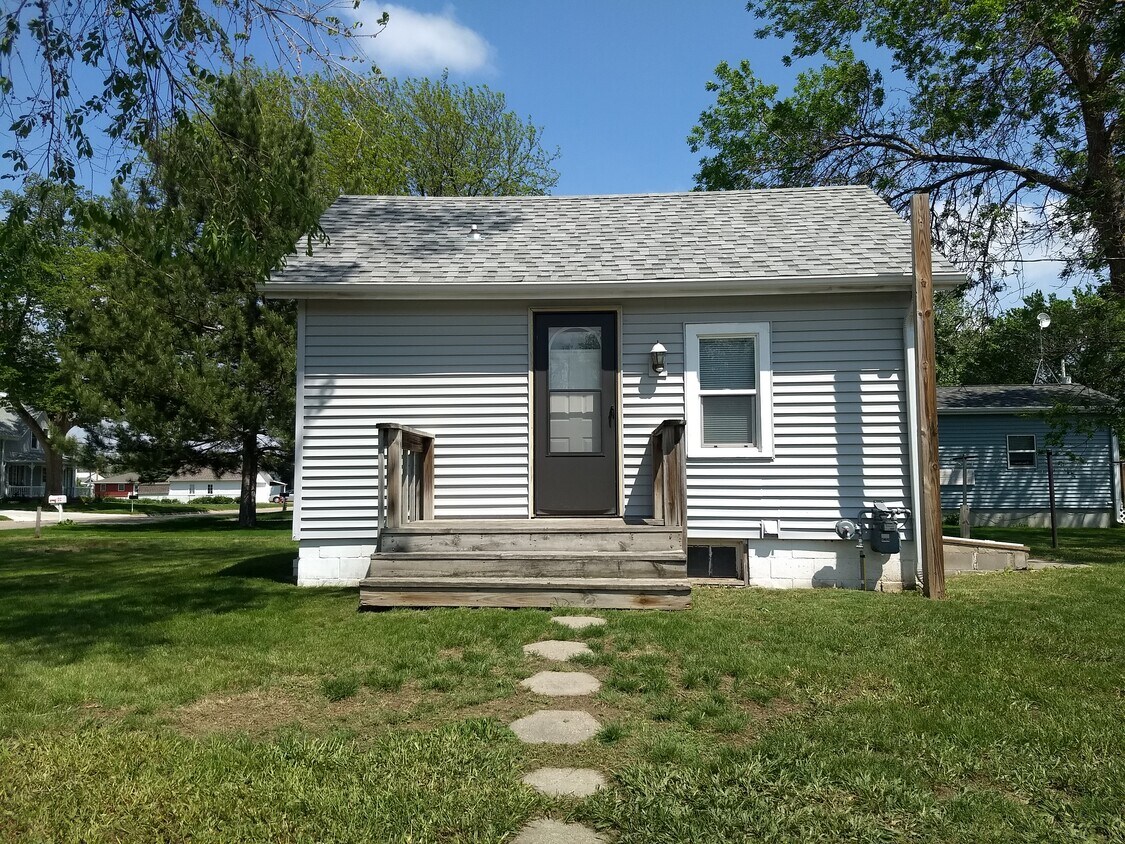 Building Photo - 908 N 2nd St