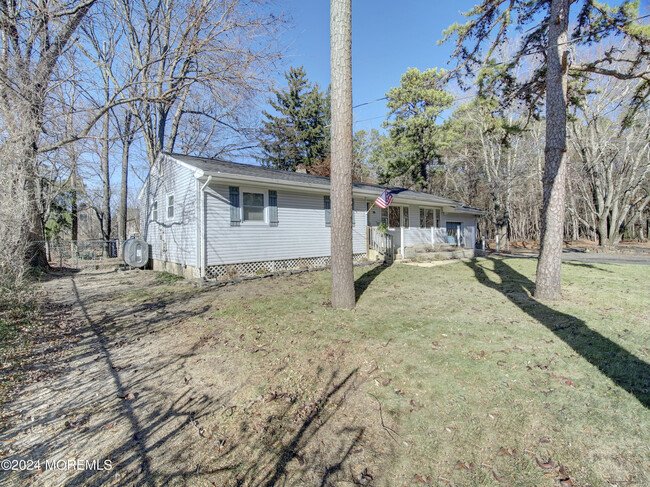 Building Photo - 18 Blue Spruce Dr