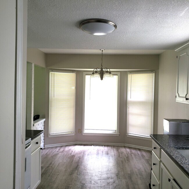 Foto del edificio - 8000 E 120th St