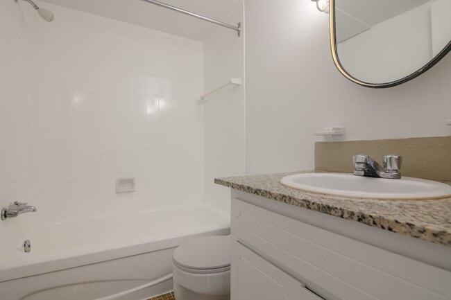 Building Photo - 2285 Rue St Mathieu