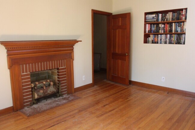 Building Photo - 1516 6th Ave