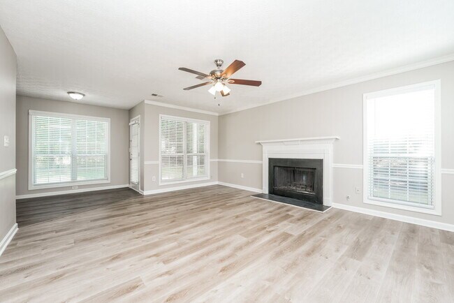 Foto del edificio - 329 Pebblestone Dr