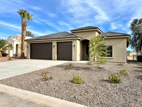 Building Photo - 5736 Desert Lakes Dr