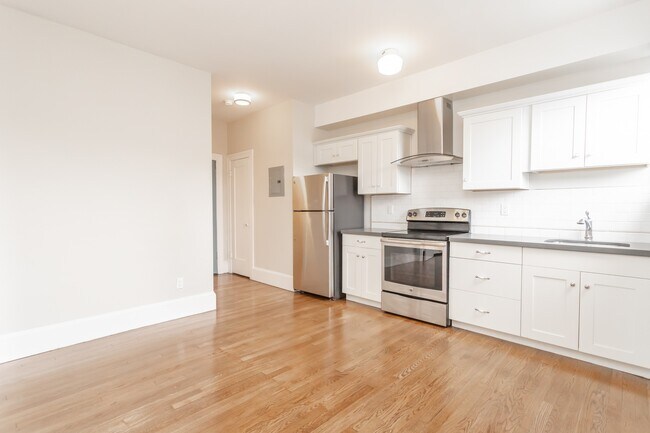 Building Photo - 1244 2nd Ave