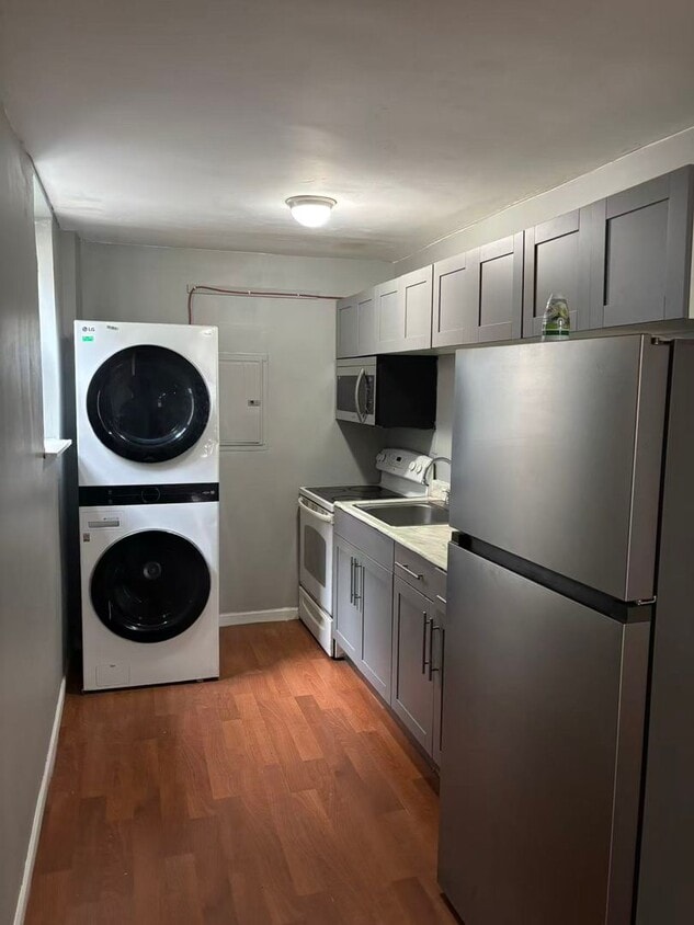 Three Bedroom and One bathroom apartment - Three Bedroom and One bathroom apartment