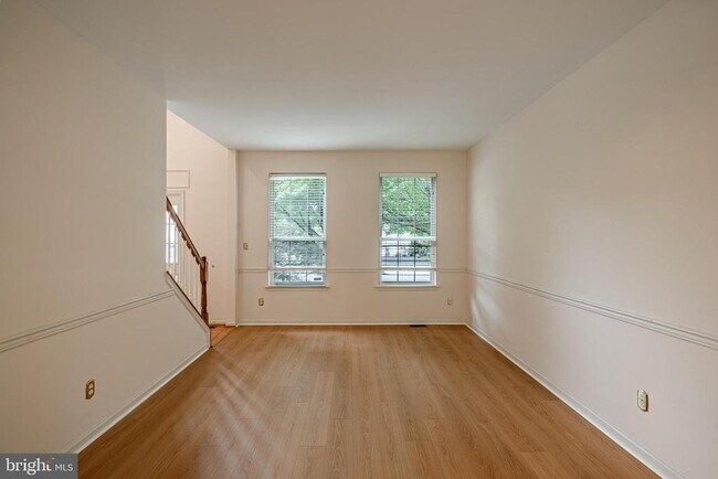 Foto del edificio - 129 Spur Ln