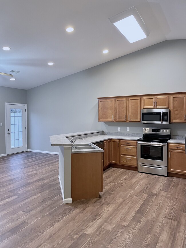 Building Photo - 10563 Butler Cir
