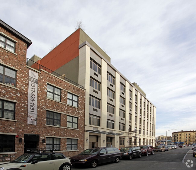 Building Photo - 487 Keap Street