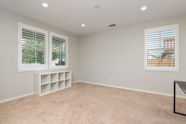 Building Photo - 31877 Wild Ginger Pl