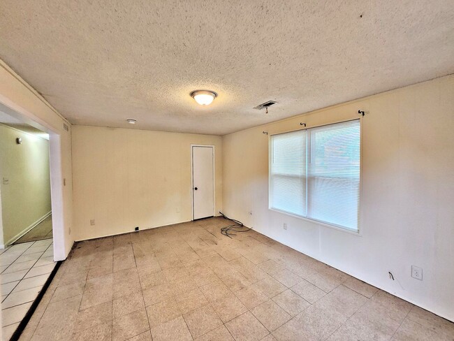 Building Photo - HOUSE FOR RENT - NW DECATUR