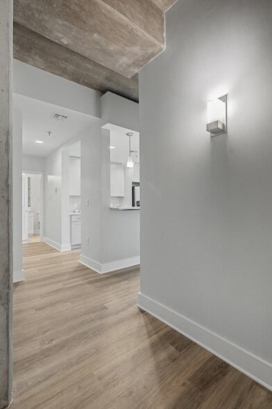 Building Photo - 415 Church St