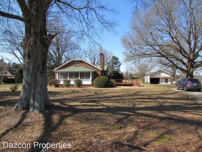 Foto del edificio - 3 br, 2 bath House - 1083 Mazeppa Road
