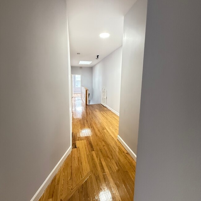 Foto del edificio - 125 W 227th St