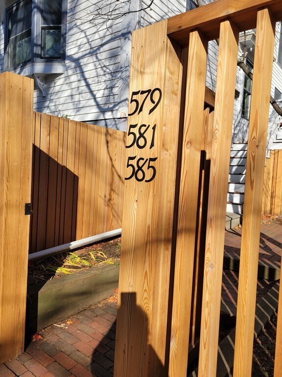 Foto del edificio - 588 Franklin St