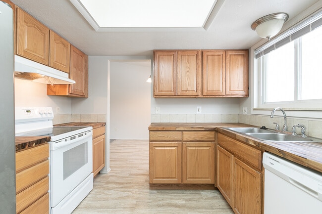 Building Photo - 6638 Cole Ct
