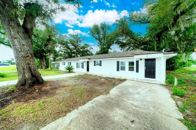 Building Photo - Freshly Renovated 2 Bed apartment in Lynn ...