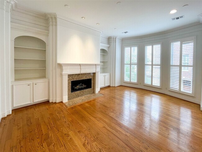 Foto del edificio - 1329 Hyde Park Blvd