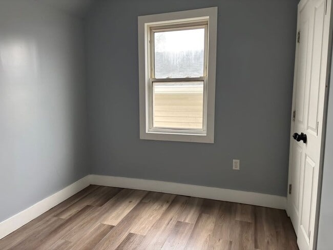 Photo - 272 W Runyon St Apartment