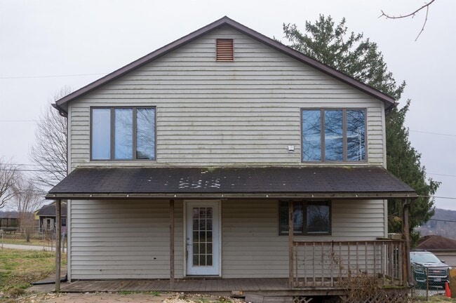 Building Photo - 11 Edna St