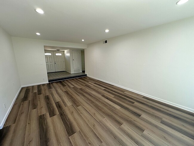 Foto del edificio - 7039 Rubio Ave