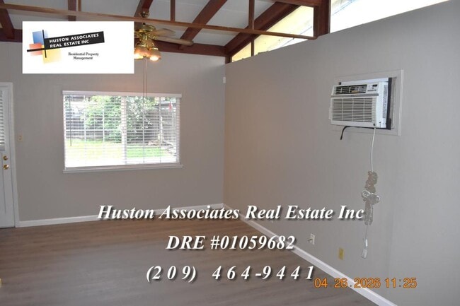 Foto del edificio - 3936 Dennis Ave