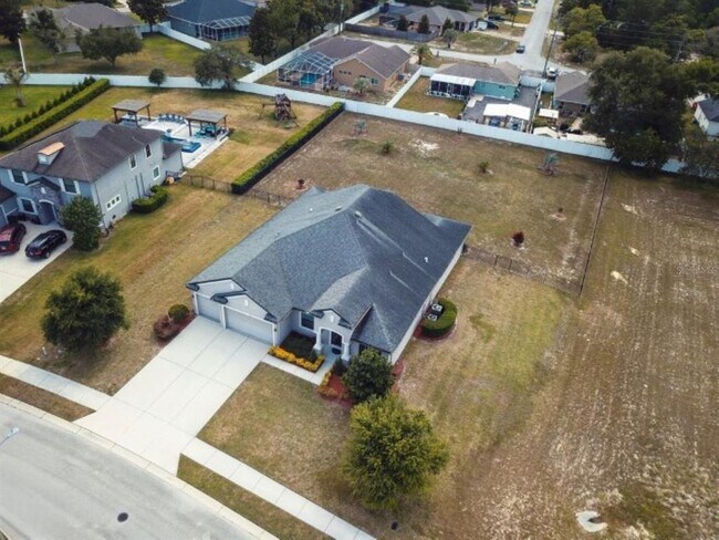 Foto del edificio - 913 Buckhurst Dr