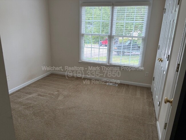 Building Photo - 8005 Tobin Pl