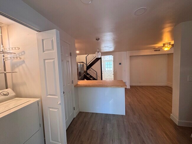 Foto del edificio - 331 N Mount Vernon Ave