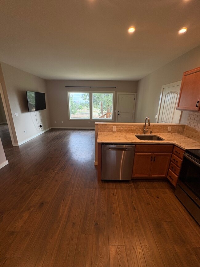 Building Photo - 20620 Pine Vista Dr