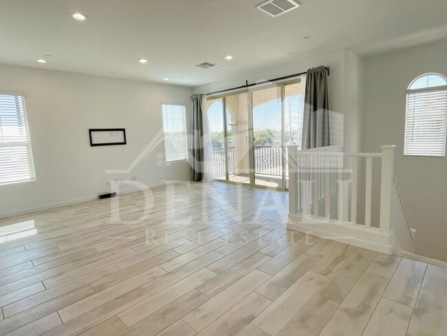 Foto del edificio - 784 S Hawk Ln