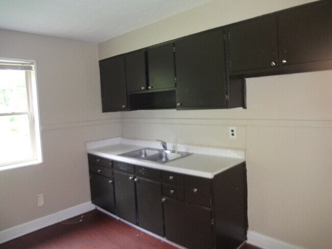 Foto del edificio - First Month Free on a 18-Month Lease!!