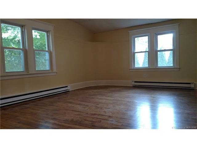 Interior Photo - 695 Beacon Valley Road