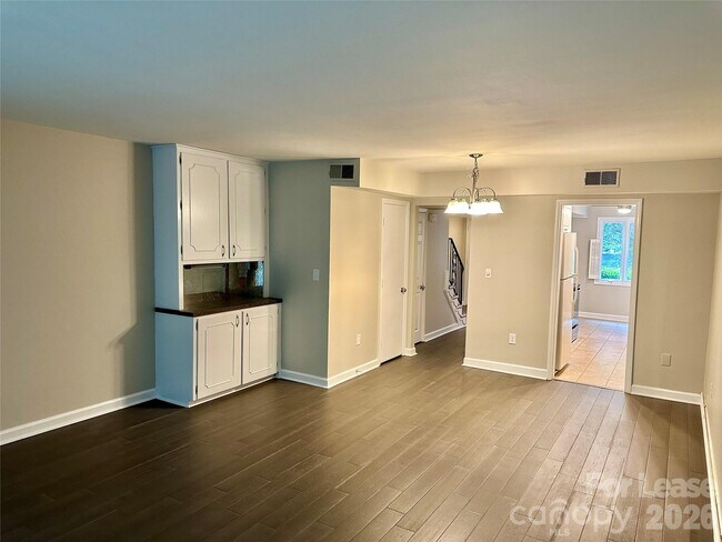 Foto del edificio - 7014 Quail Hill Rd