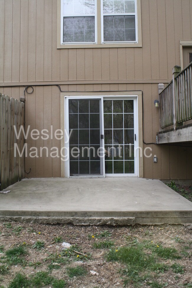 Building Photo - 2105 Spring Garden St