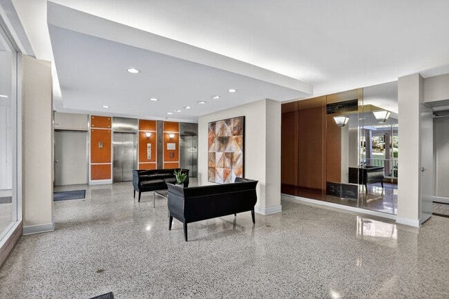 Building Photo - 130 26th St NW