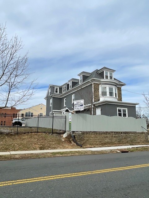 Building Photo - 536 Walnut Ln